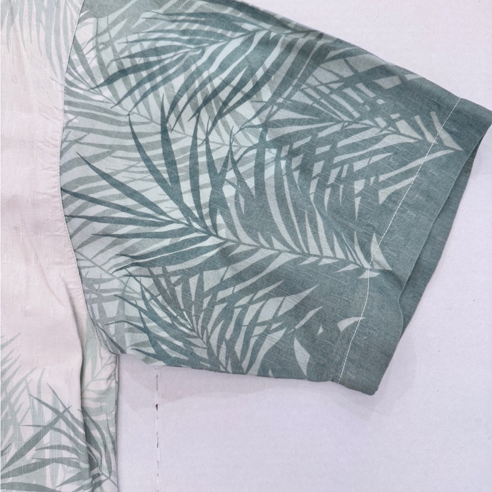 Tommy Bahama 100% Silk Hawaiian Shirt Button Tropical Floral Teal White - Picture 7 of 9